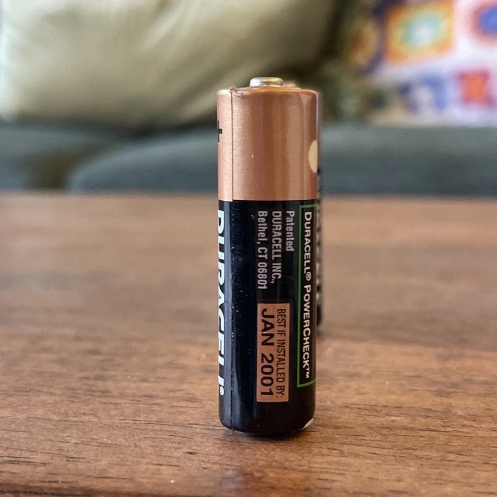 Pair Vintage Duracell Powercheck AA‎ Batteries For Collection Display 2001 90s